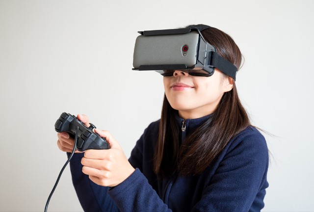 最无语vr体验:与埃及艳后一同品尝麦片是什么味_普视通